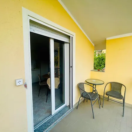 Apartment Maison Sabrina Con Vista Giardino Borgofranco d'Ivrea